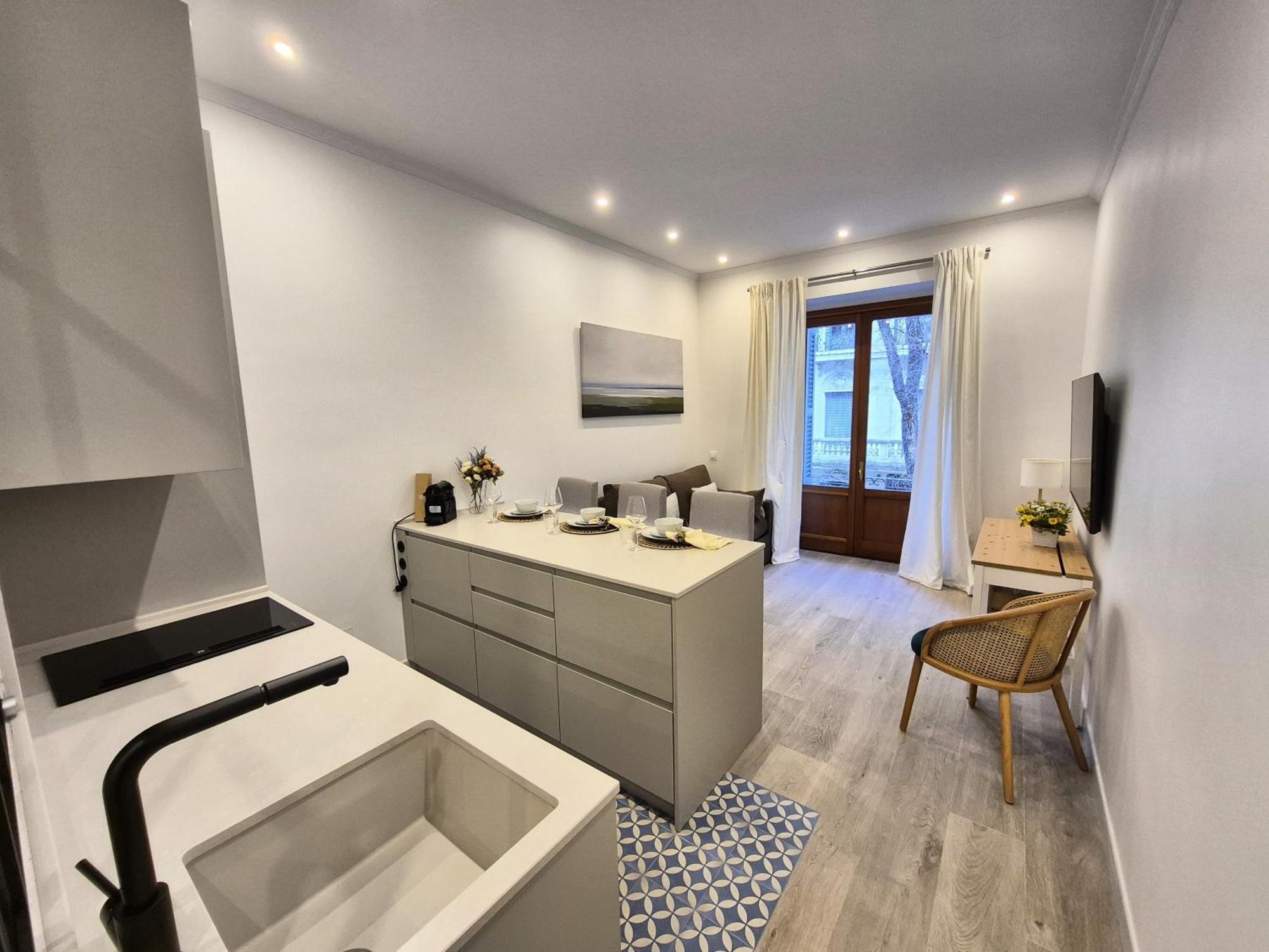 Apartamentos Plaza De Espana Madrid Exterior foto