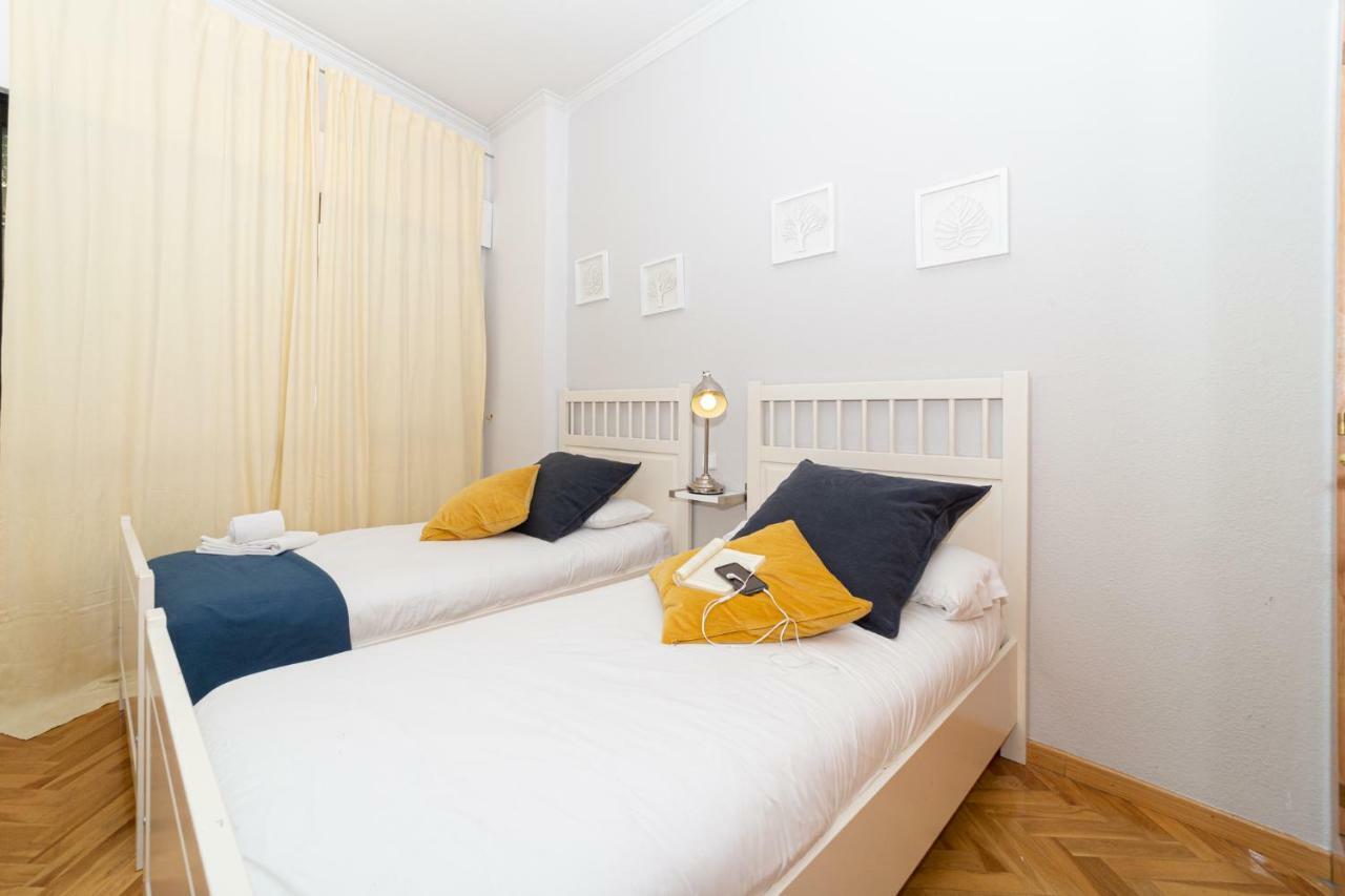 Apartamentos Plaza De Espana Madrid Exterior foto