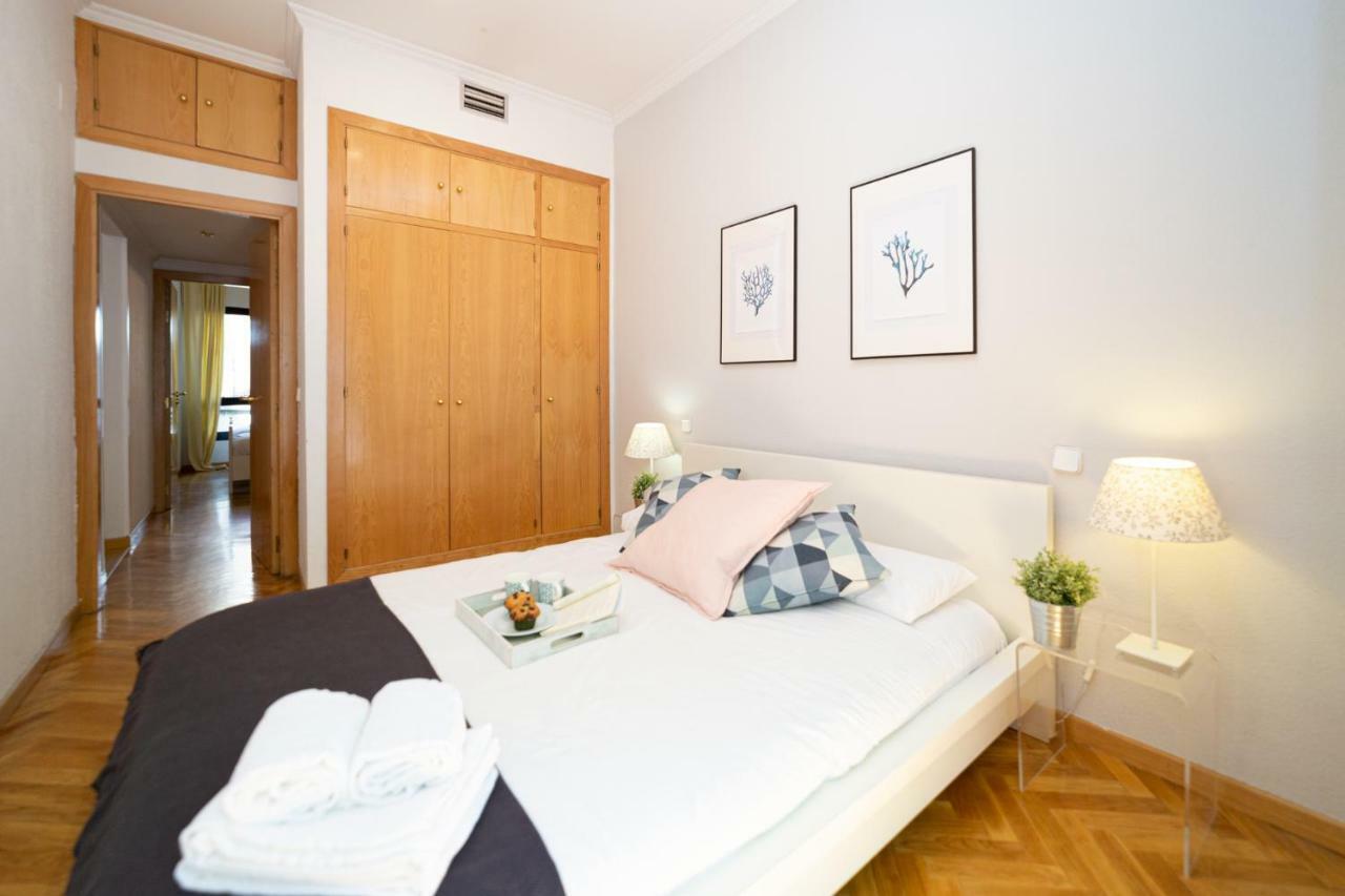 Apartamentos Plaza De Espana Madrid Exterior foto